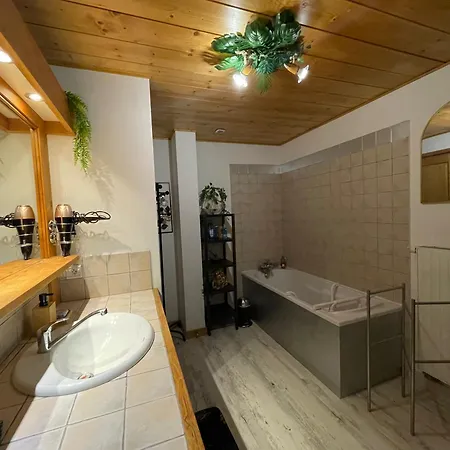 Le Petit Paradis Au Pied Du Monte Blanco,jacuzzi Prive, Rooftop,air De Jeux Apartmán